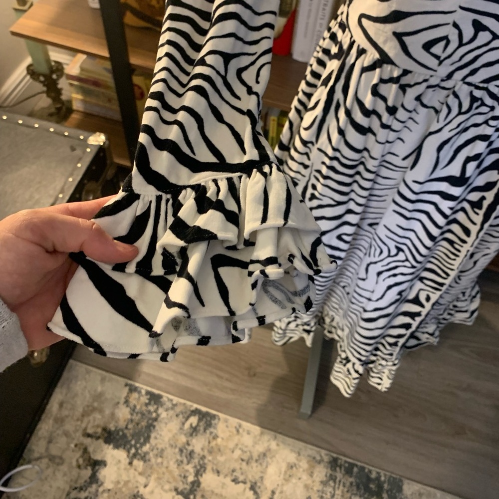 Zebra Print Long Sleeve Midi Dress - Black & White - Picture 6 of 11